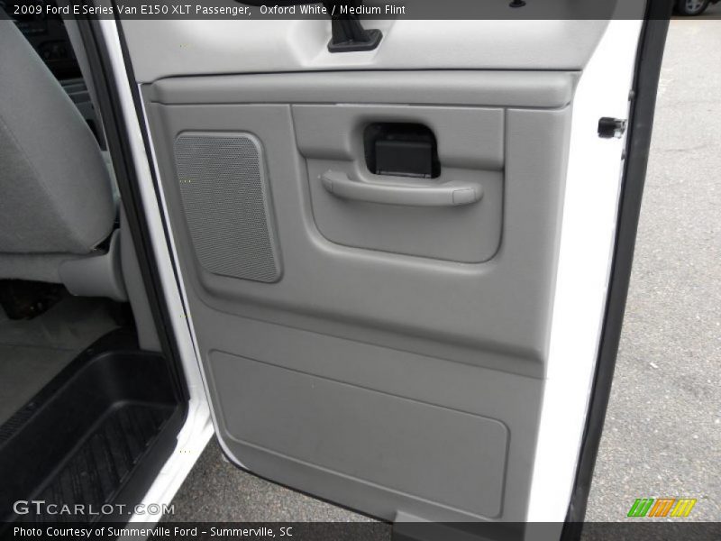 Oxford White / Medium Flint 2009 Ford E Series Van E150 XLT Passenger