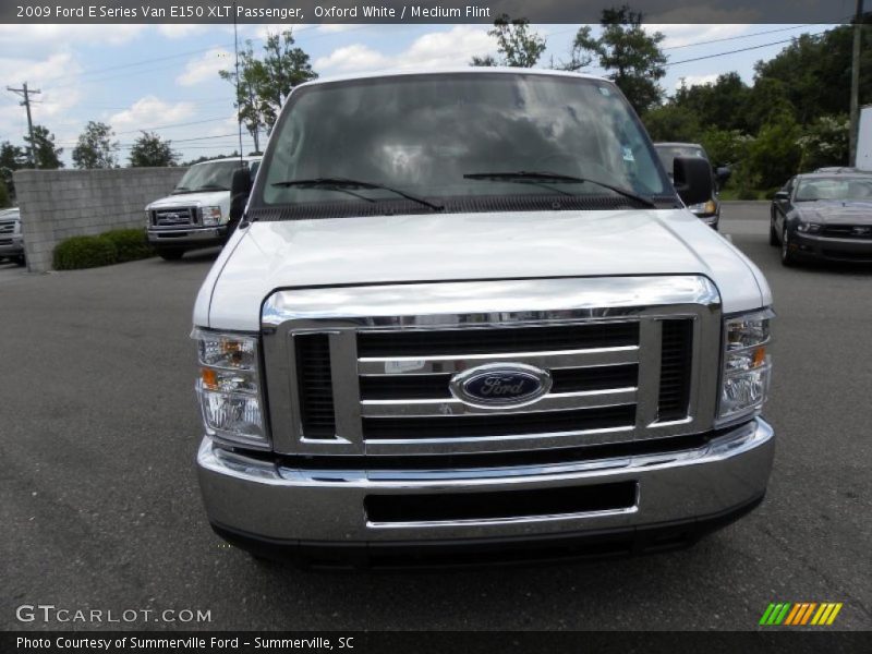 Oxford White / Medium Flint 2009 Ford E Series Van E150 XLT Passenger
