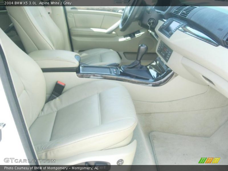 Alpine White / Grey 2004 BMW X5 3.0i