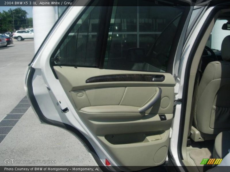 Alpine White / Grey 2004 BMW X5 3.0i