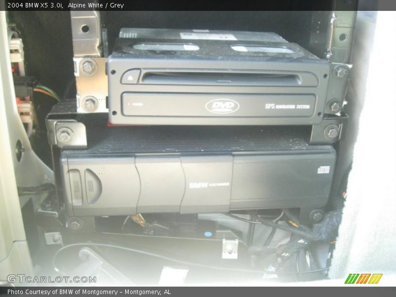 Alpine White / Grey 2004 BMW X5 3.0i