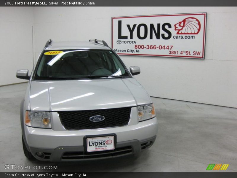Silver Frost Metallic / Shale 2005 Ford Freestyle SEL