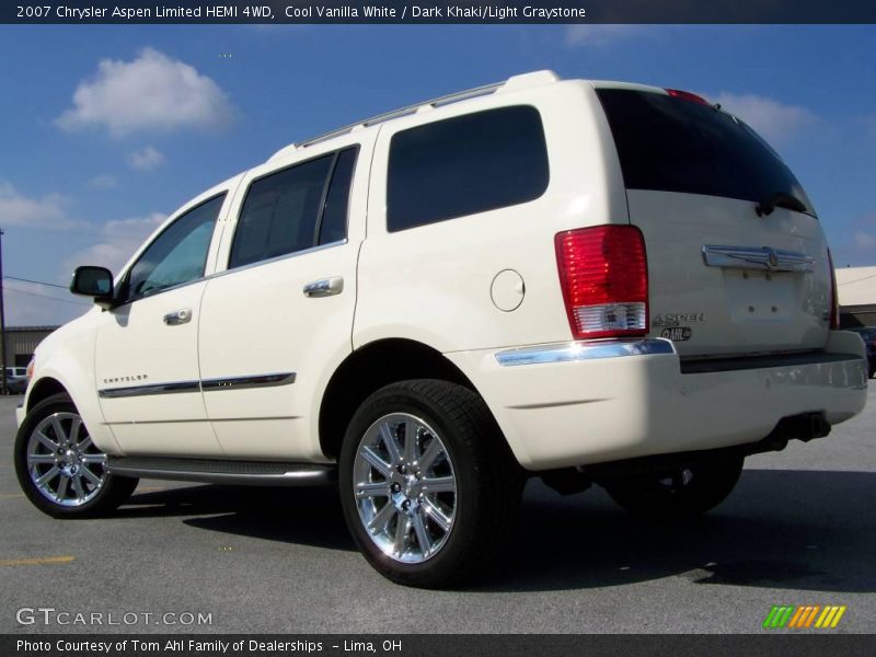 Cool Vanilla White / Dark Khaki/Light Graystone 2007 Chrysler Aspen Limited HEMI 4WD
