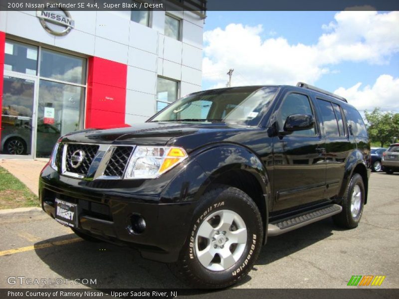 Super Black / Desert 2006 Nissan Pathfinder SE 4x4