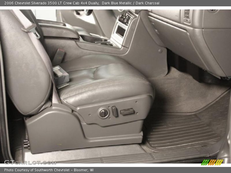 Dark Blue Metallic / Dark Charcoal 2006 Chevrolet Silverado 3500 LT Crew Cab 4x4 Dually
