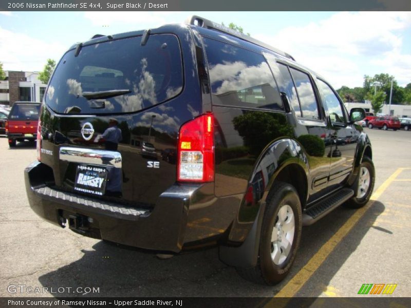 Super Black / Desert 2006 Nissan Pathfinder SE 4x4