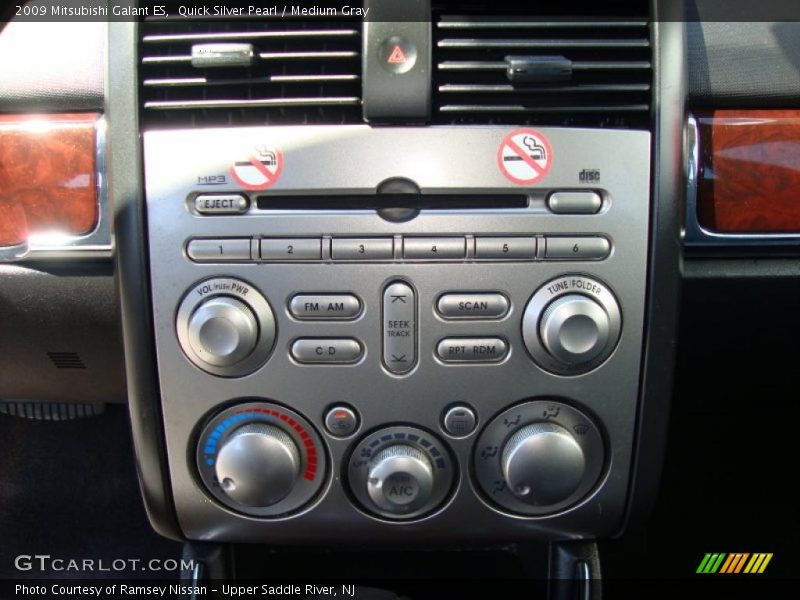 Quick Silver Pearl / Medium Gray 2009 Mitsubishi Galant ES