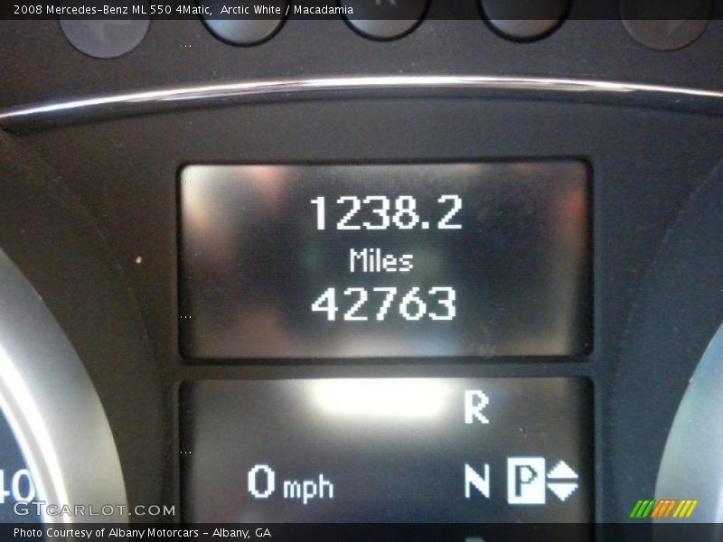 Arctic White / Macadamia 2008 Mercedes-Benz ML 550 4Matic