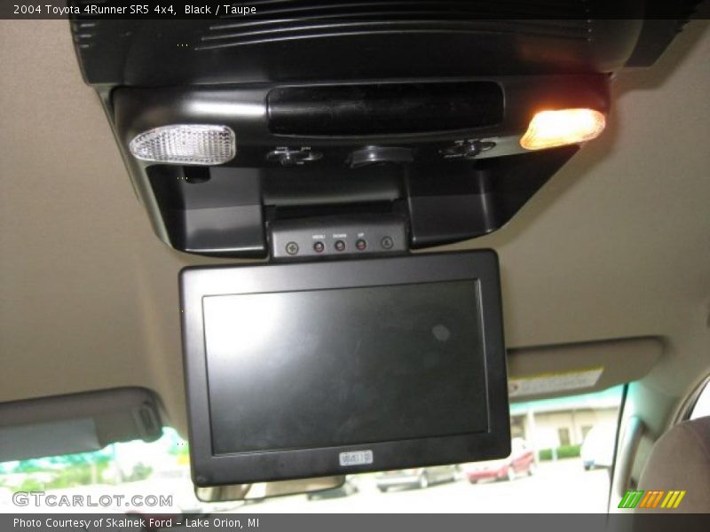 Black / Taupe 2004 Toyota 4Runner SR5 4x4