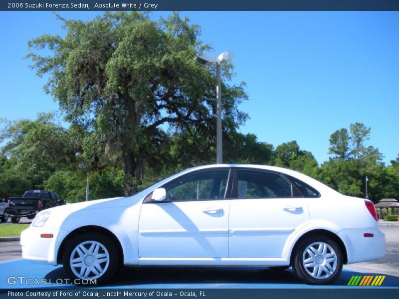 Absolute White / Grey 2006 Suzuki Forenza Sedan
