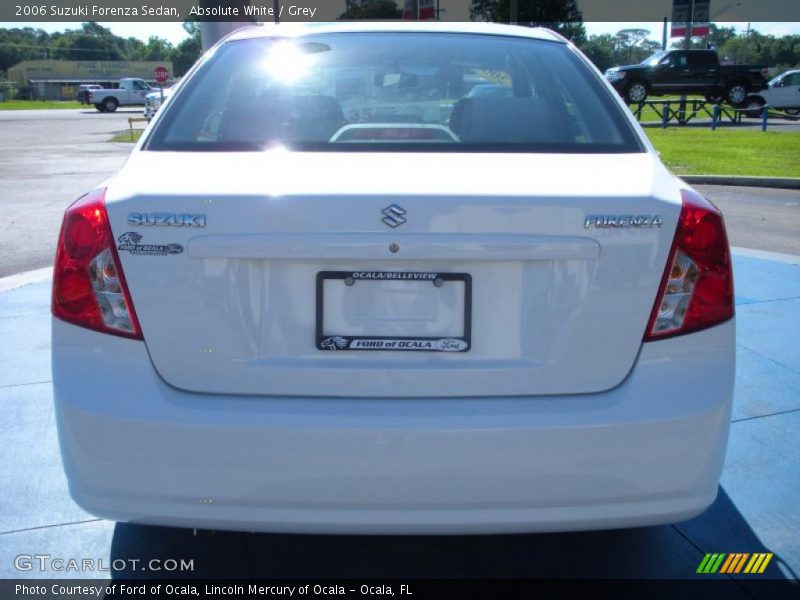 Absolute White / Grey 2006 Suzuki Forenza Sedan