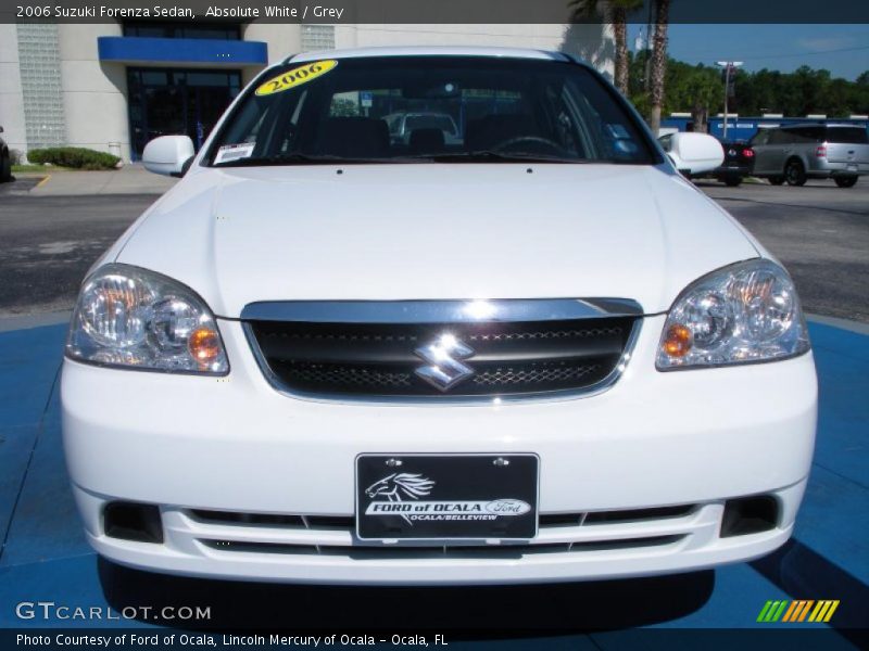 Absolute White / Grey 2006 Suzuki Forenza Sedan