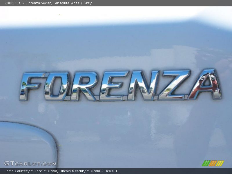Absolute White / Grey 2006 Suzuki Forenza Sedan