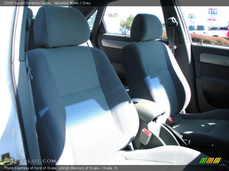 Absolute White / Grey 2006 Suzuki Forenza Sedan