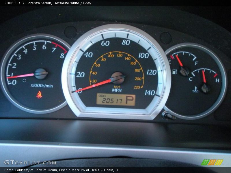 Absolute White / Grey 2006 Suzuki Forenza Sedan