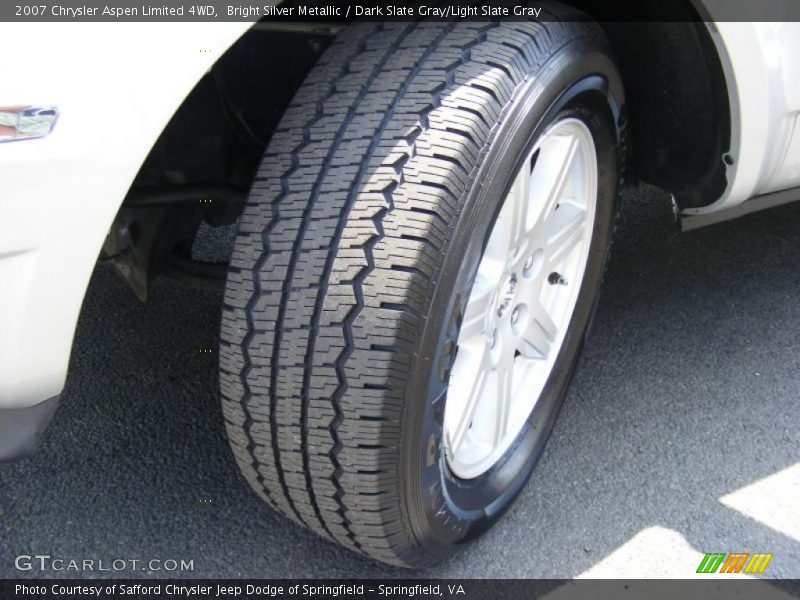 Bright Silver Metallic / Dark Slate Gray/Light Slate Gray 2007 Chrysler Aspen Limited 4WD