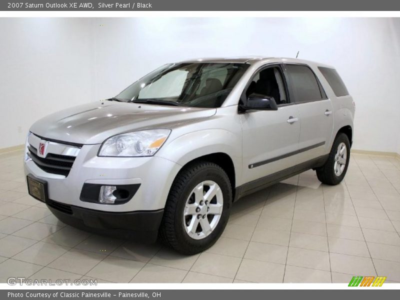 Silver Pearl / Black 2007 Saturn Outlook XE AWD