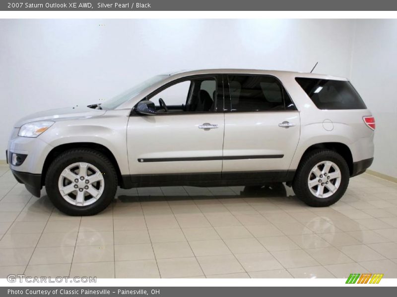 Silver Pearl / Black 2007 Saturn Outlook XE AWD
