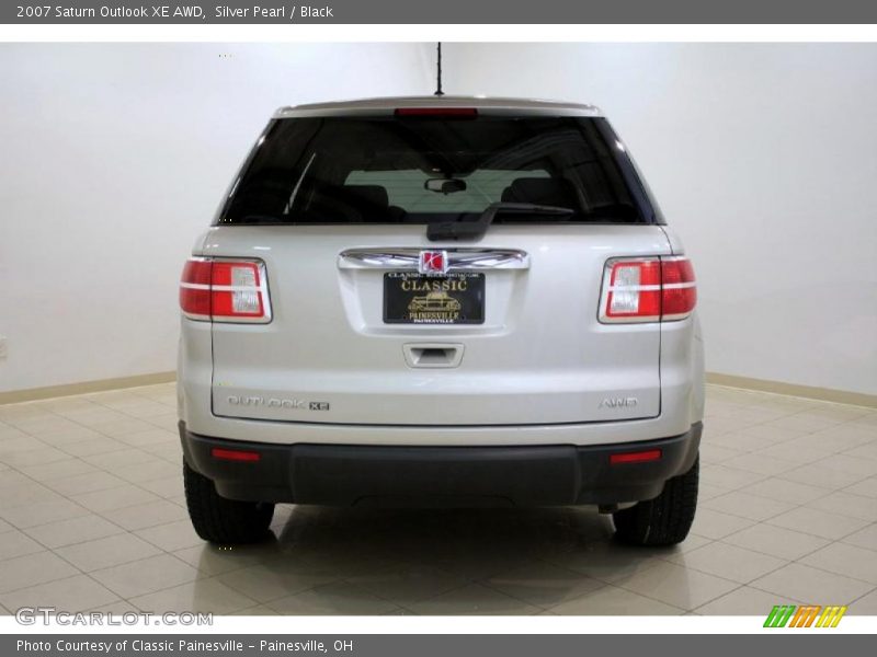 Silver Pearl / Black 2007 Saturn Outlook XE AWD