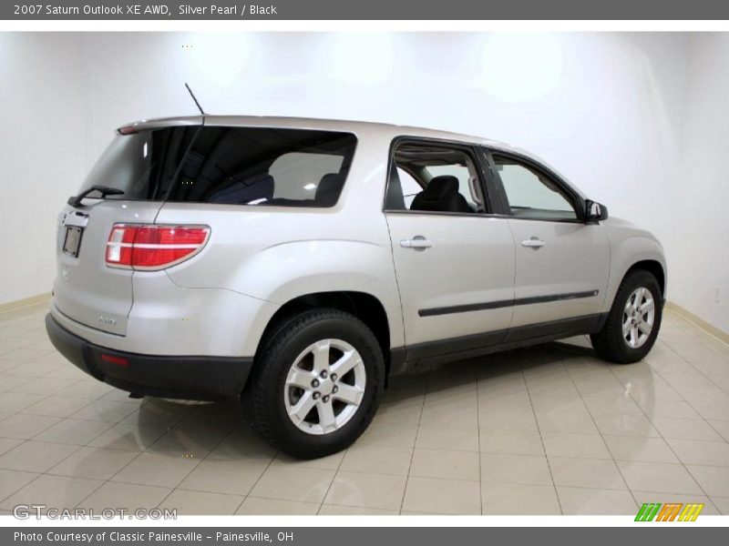 Silver Pearl / Black 2007 Saturn Outlook XE AWD