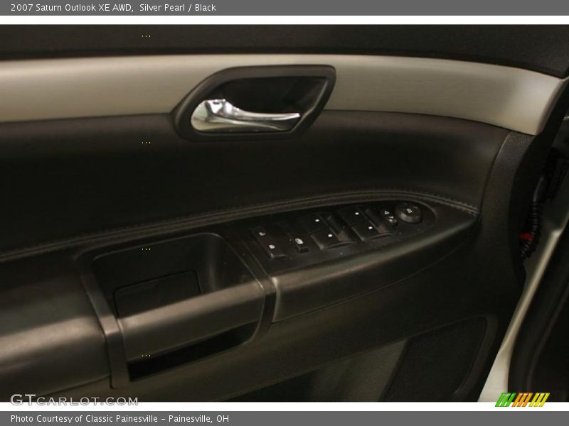 Silver Pearl / Black 2007 Saturn Outlook XE AWD