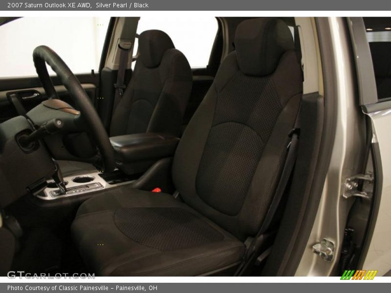 Silver Pearl / Black 2007 Saturn Outlook XE AWD