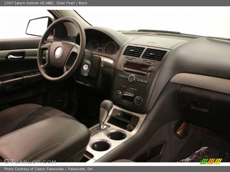 Silver Pearl / Black 2007 Saturn Outlook XE AWD