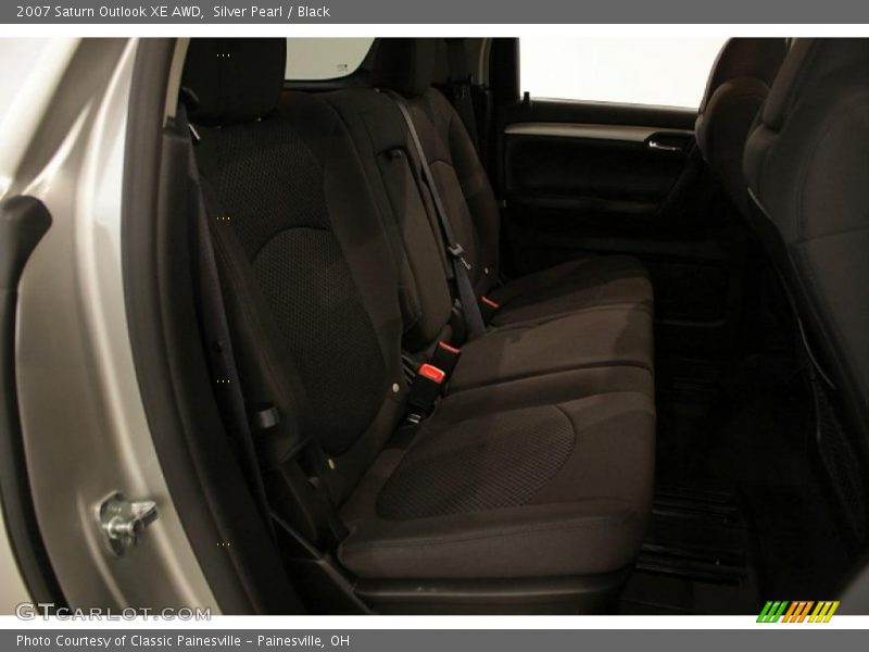 Silver Pearl / Black 2007 Saturn Outlook XE AWD