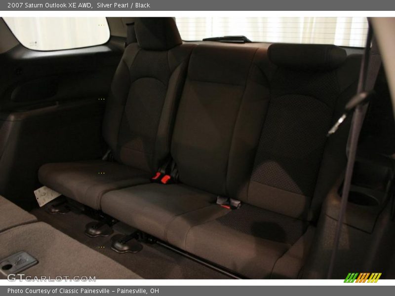 Silver Pearl / Black 2007 Saturn Outlook XE AWD
