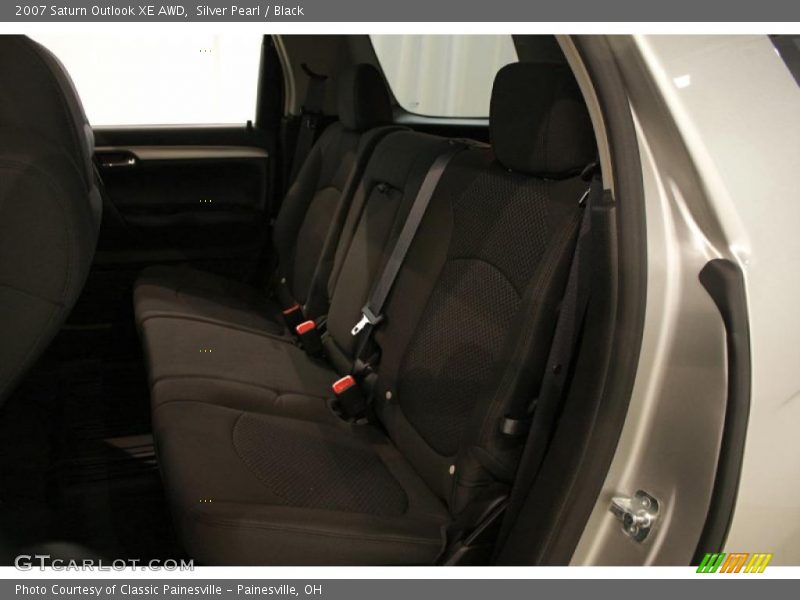 Silver Pearl / Black 2007 Saturn Outlook XE AWD