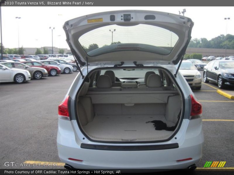Blizzard White Pearl / Ivory 2010 Toyota Venza V6
