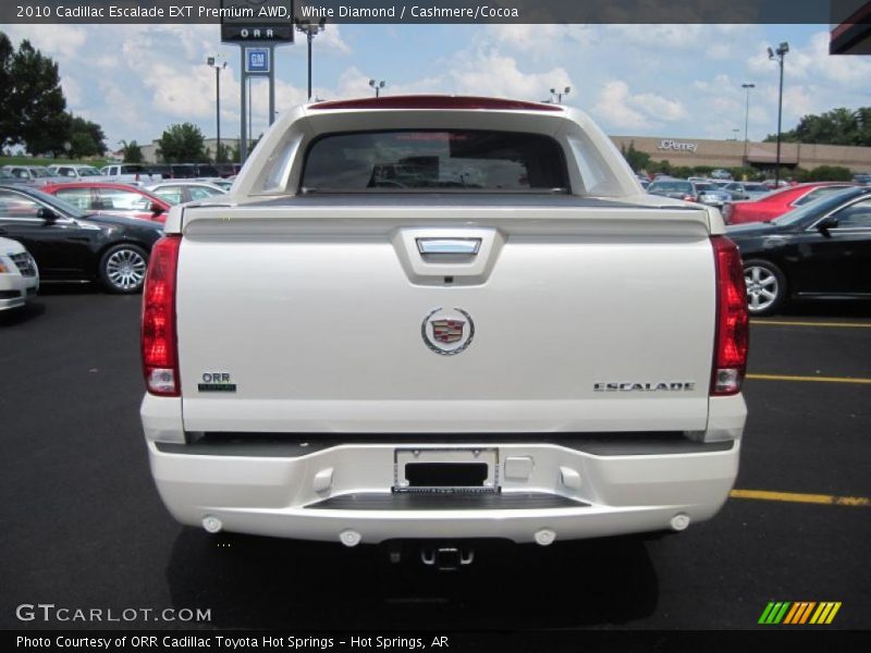 White Diamond / Cashmere/Cocoa 2010 Cadillac Escalade EXT Premium AWD