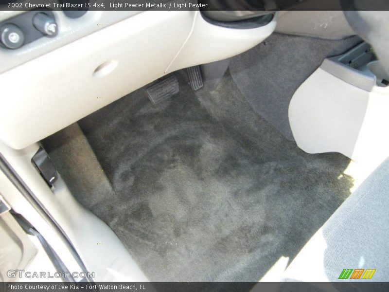 Light Pewter Metallic / Light Pewter 2002 Chevrolet TrailBlazer LS 4x4