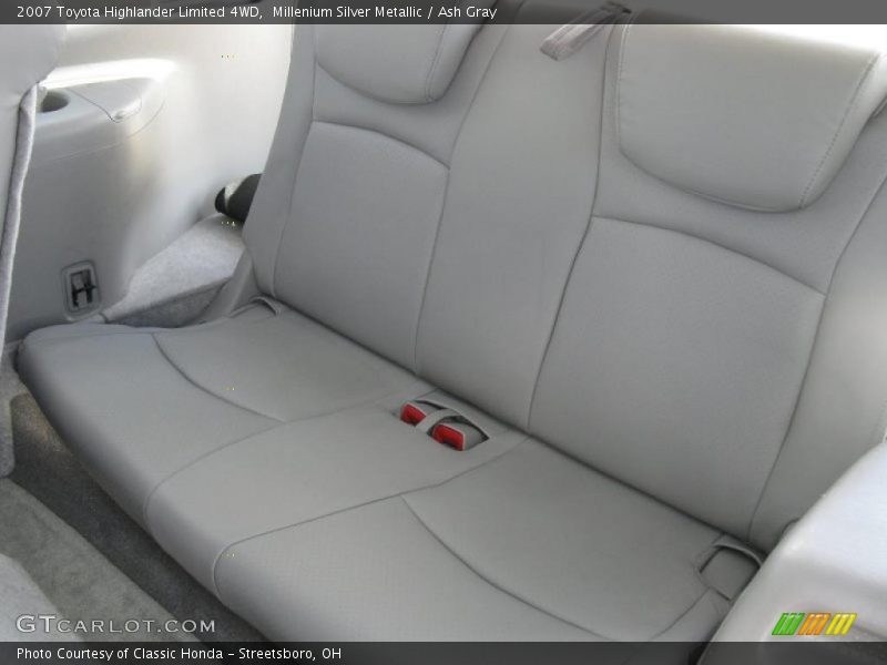 Millenium Silver Metallic / Ash Gray 2007 Toyota Highlander Limited 4WD
