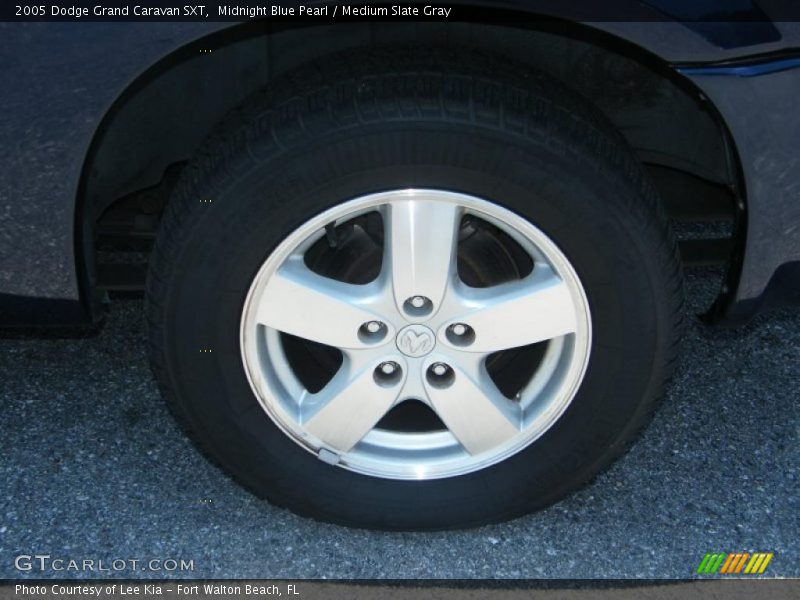 Midnight Blue Pearl / Medium Slate Gray 2005 Dodge Grand Caravan SXT