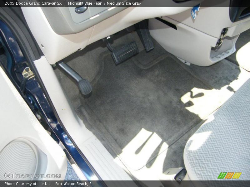 Midnight Blue Pearl / Medium Slate Gray 2005 Dodge Grand Caravan SXT