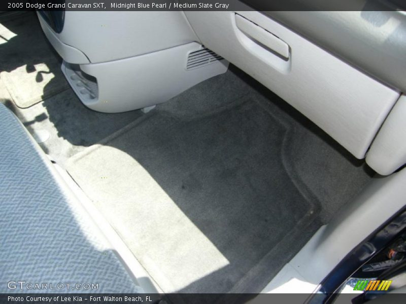 Midnight Blue Pearl / Medium Slate Gray 2005 Dodge Grand Caravan SXT