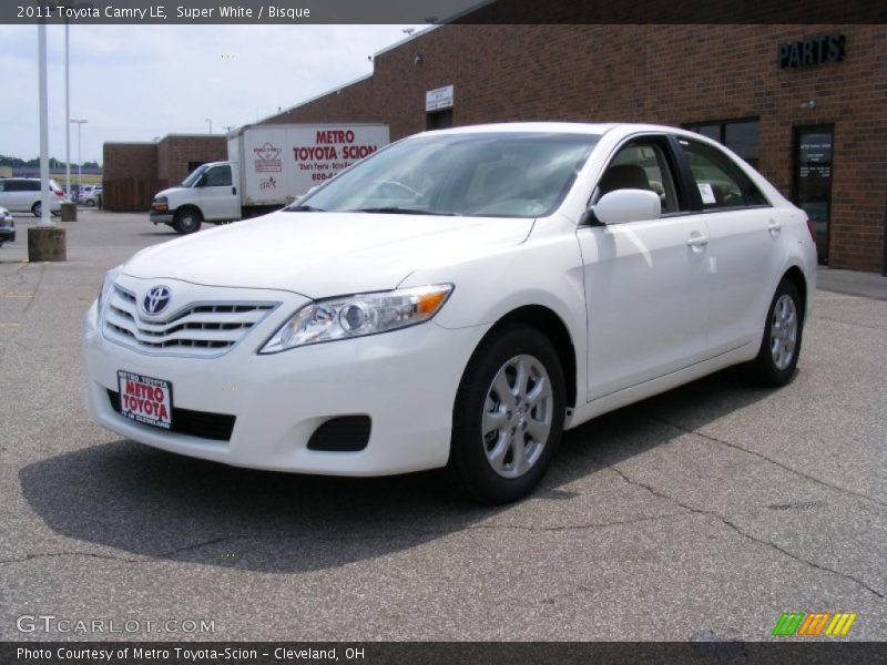 Super White / Bisque 2011 Toyota Camry LE