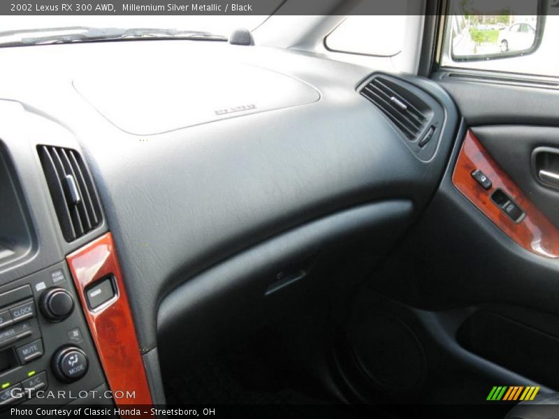 Millennium Silver Metallic / Black 2002 Lexus RX 300 AWD