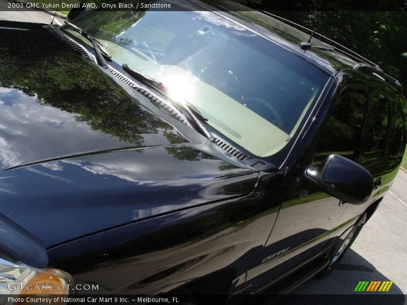 Onyx Black / Sandstone 2003 GMC Yukon Denali AWD