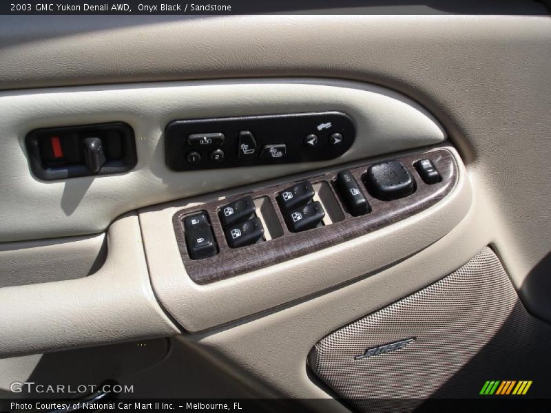 Onyx Black / Sandstone 2003 GMC Yukon Denali AWD