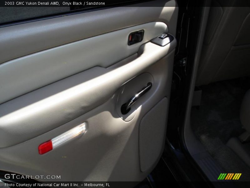Onyx Black / Sandstone 2003 GMC Yukon Denali AWD