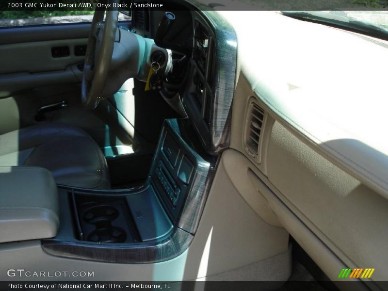 Onyx Black / Sandstone 2003 GMC Yukon Denali AWD