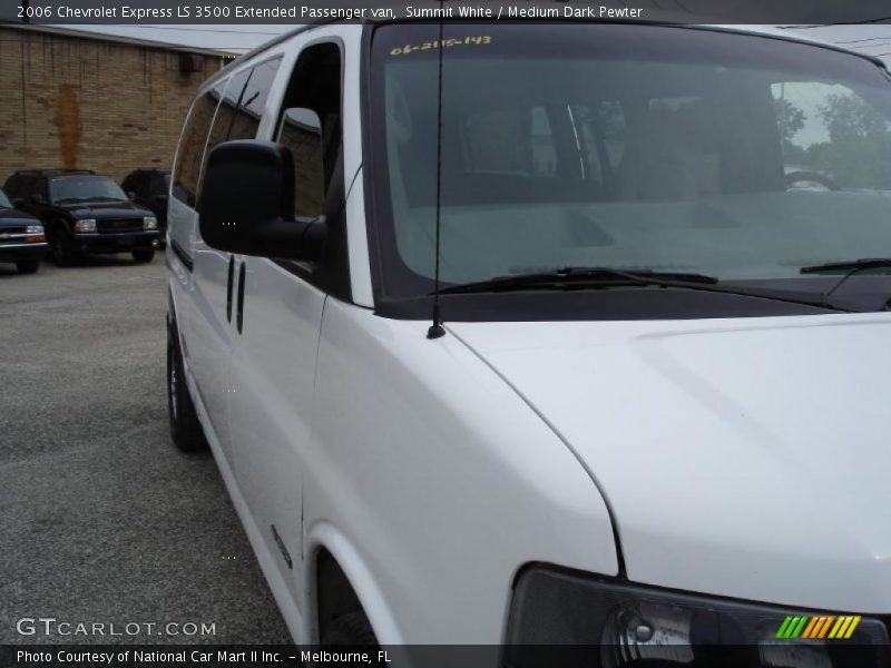 Summit White / Medium Dark Pewter 2006 Chevrolet Express LS 3500 Extended Passenger van
