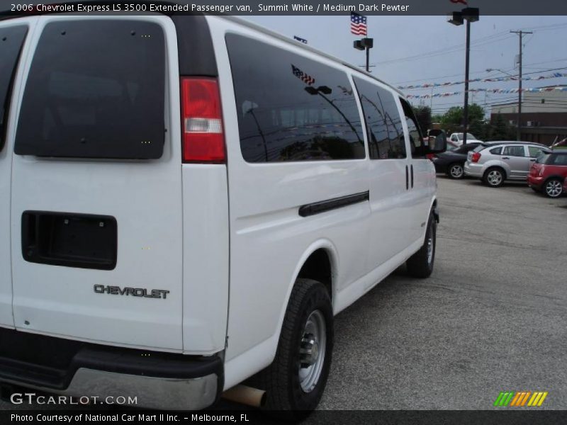 Summit White / Medium Dark Pewter 2006 Chevrolet Express LS 3500 Extended Passenger van