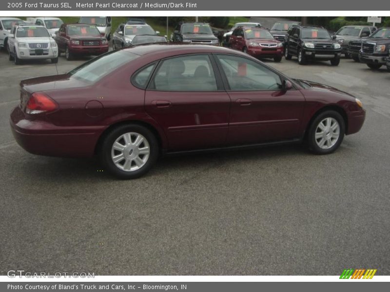 Merlot Pearl Clearcoat / Medium/Dark Flint 2005 Ford Taurus SEL