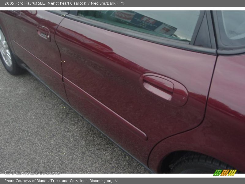 Merlot Pearl Clearcoat / Medium/Dark Flint 2005 Ford Taurus SEL