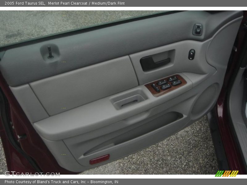 Merlot Pearl Clearcoat / Medium/Dark Flint 2005 Ford Taurus SEL