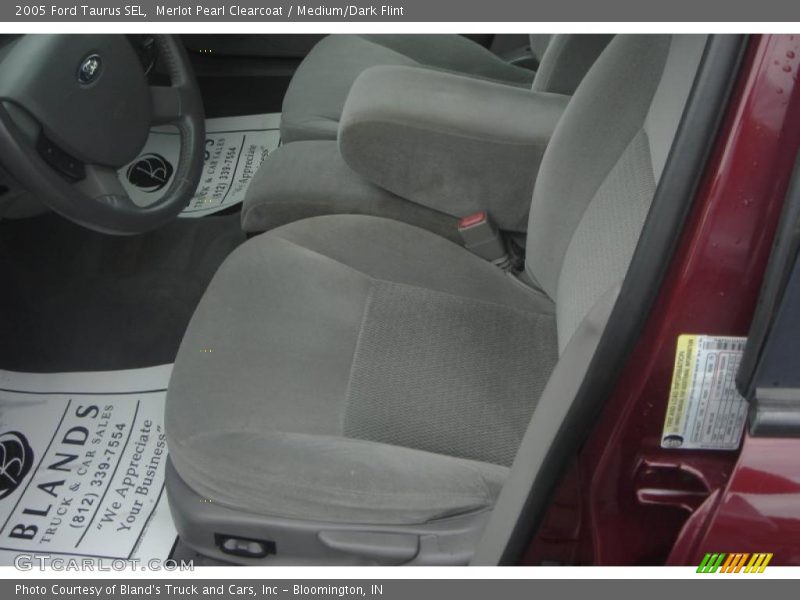 Merlot Pearl Clearcoat / Medium/Dark Flint 2005 Ford Taurus SEL