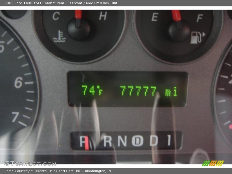 Merlot Pearl Clearcoat / Medium/Dark Flint 2005 Ford Taurus SEL